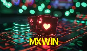 Escena dinámica inspirada en casino con iluminación MXWIN, cartas, fichas e íconos de juegos digitales en un espacio moderno de juegos.